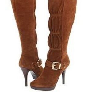 🌵 Michael Kors Suede Boots​